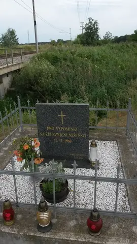 Památník železniční nehody u Stéblové 3