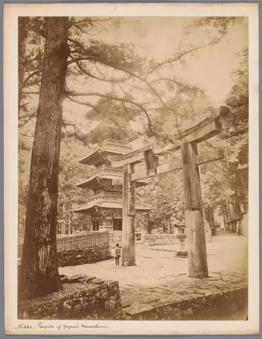 Pagode en poort ter ere van Tokugawa Ieyasu in Nikko