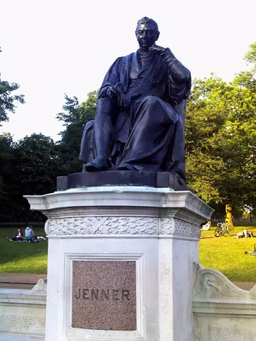 Edward Jenner statue