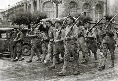Entrada de las tropas nacionales en San Sebastián (42 de 54) - Fondo Marín-Kutxa Fototeka