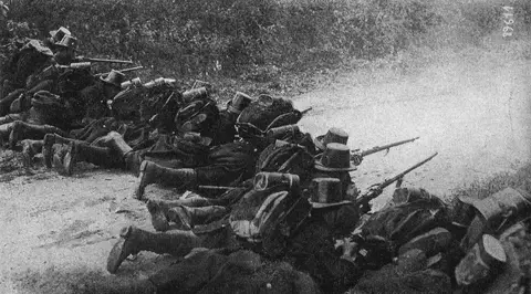 Liége - 1914 - Soldats d'infanterie prenant part à la défense de Liège dans les faubourgs d'Herstal
