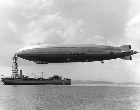 USS Los Angeles moored to USS Patoka, 1931