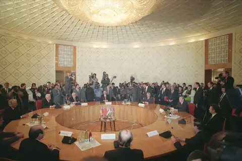 RIAN archive 140800 Signing of Protocol on Establishing Commonwealth of Independent States