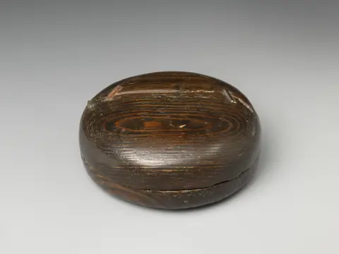 Round Wooden Incense Container (Kōgō) with Sen no Rikyū’s Signature