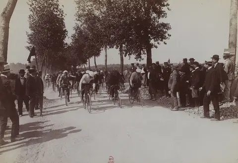 Départ de la première étape du premier Tour de France (Villeneuve-Saint-Georges 1903)