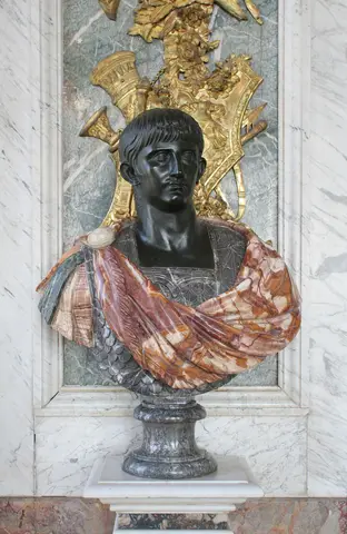 Château de Versailles, salon de la paix, buste d'empereur romain (Claude)