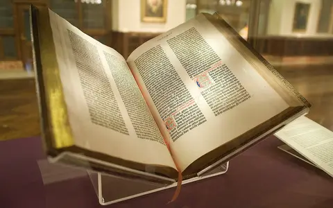 Gutenberg Bible, Lenox Copy, New York Public Library, 2009. Pic 01