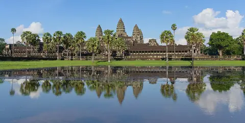 Angkor Wat with its reflection (cropped)
