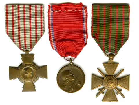 Lot de 3 médailles de Siméon Desprez (003-1 médaille de la bataille de Verdun, 003-2 médaille croix du combattant, 003-3 médaille croix de guerre)