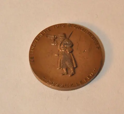 Médaille commémorative de l'Armistice du 11 Novembre 1918 d'Alexis ROUDET