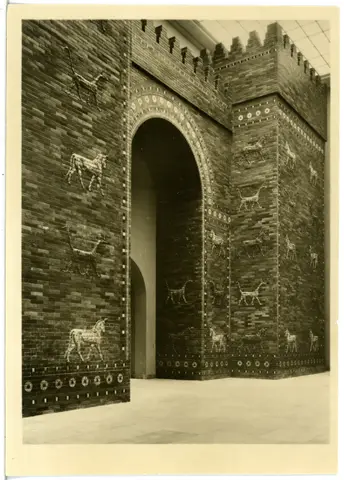 Berlin. State museum, part of the Ishtar gate