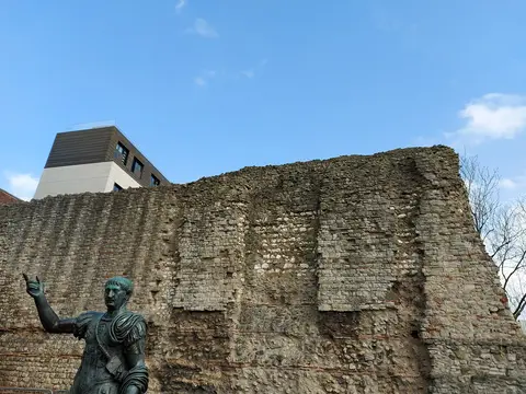 London Roman Wall - surviving section by Tower Hill gardens