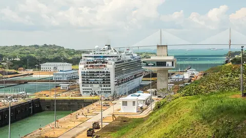 Panama Canal, Agua Clara locks, Control tower (Torre de control)